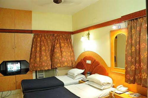 Hotel Heera International Calcutta Exterior foto