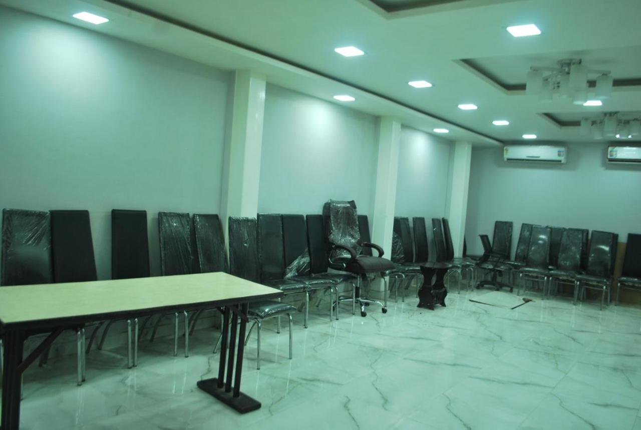 Hotel Heera International Calcutta Exterior foto