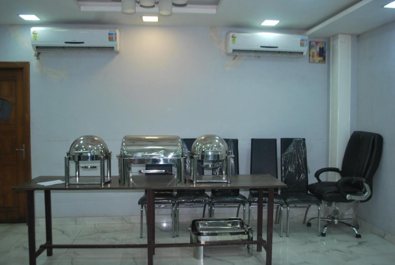 Hotel Heera International Calcutta Exterior foto